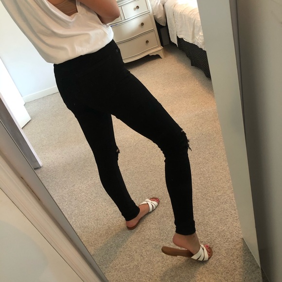 Citizens of Humanity black ripped Rocket jeans - Picture 3 of 5